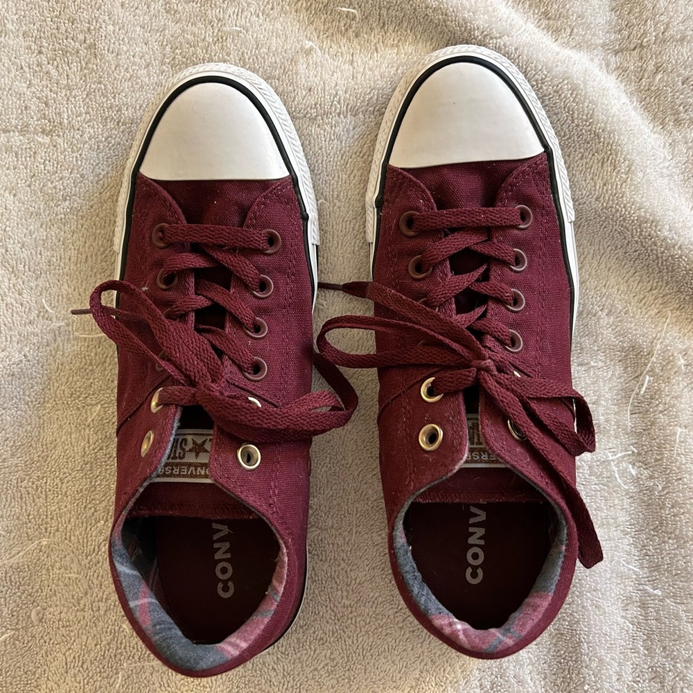 Women’s Converse All Star Canvas Sneakers - burgundy color - size 8.5 or 9